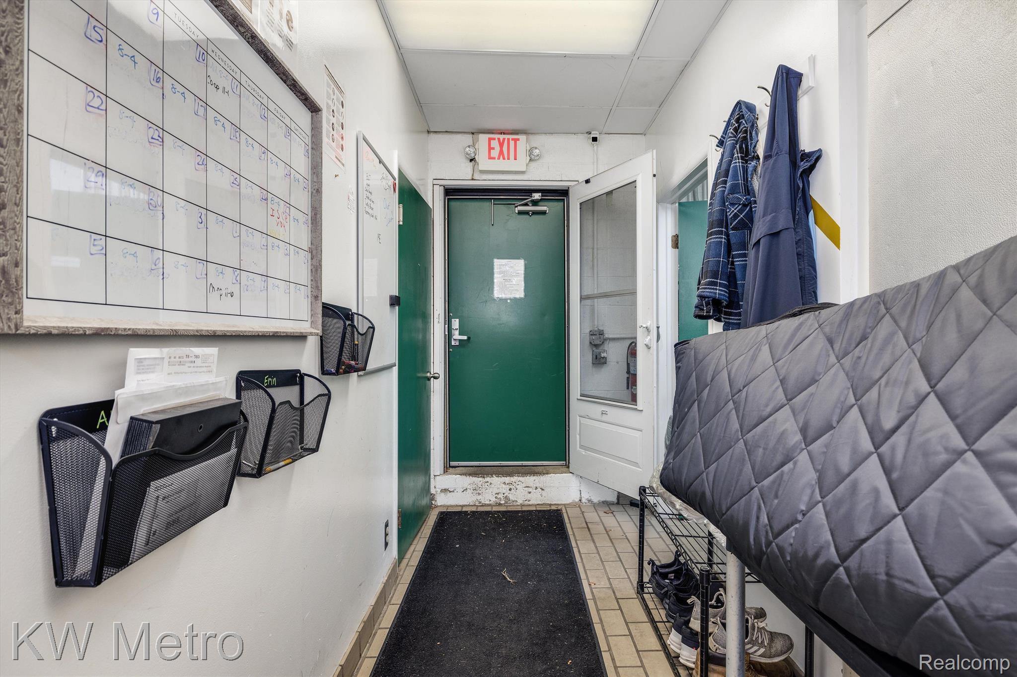2752-2758 COOLIDGE HIWY