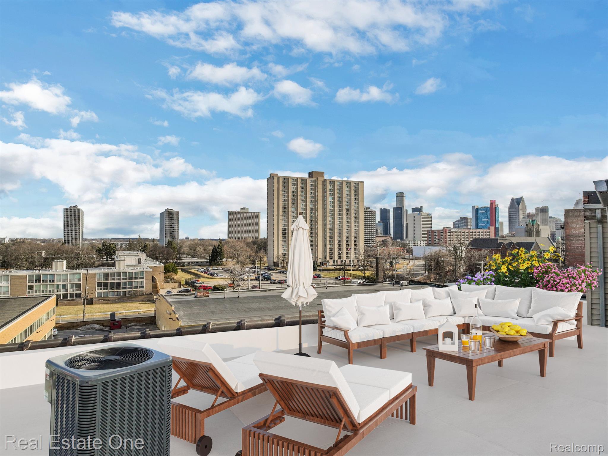 1528 GRATIOT Avenue
