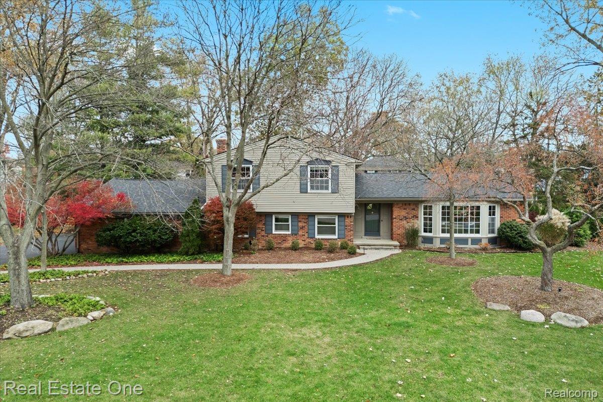 5611 Priory Lane