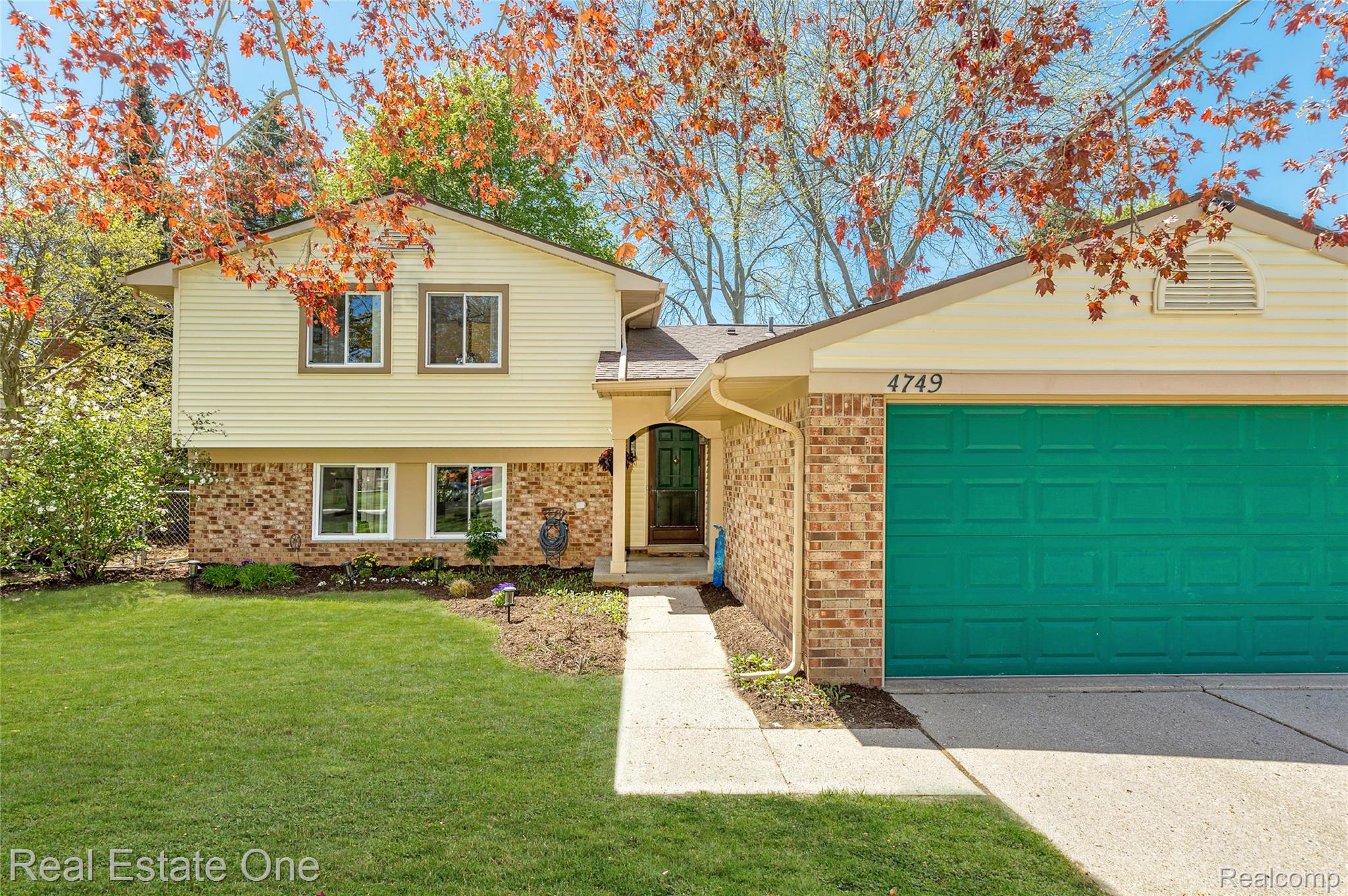 4749 Parkridge Drive