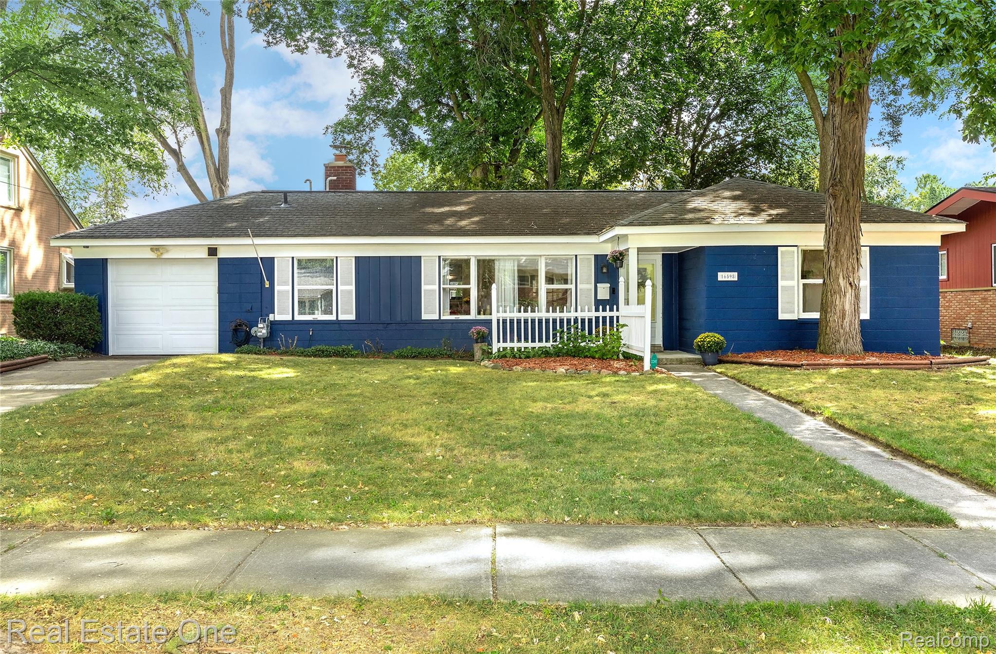 16598 Lexington