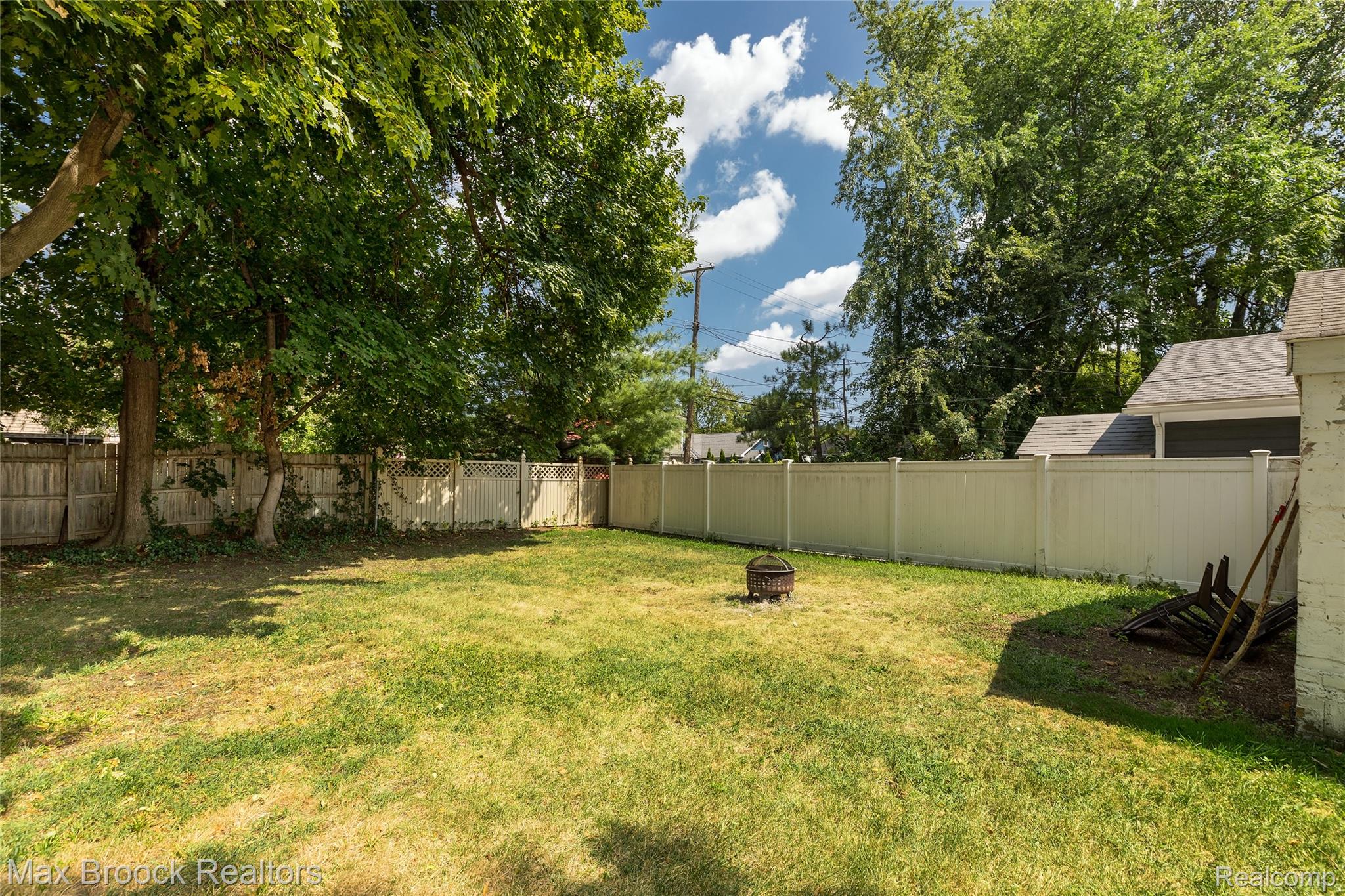 401 Pingree Boulevard