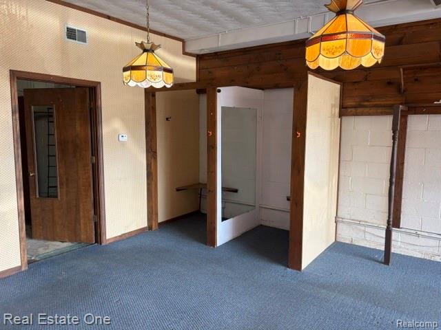 21043 Kelly Road