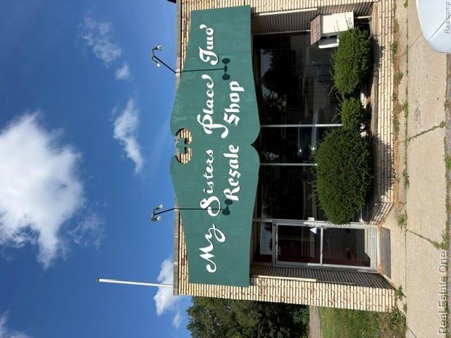21043 Kelly Road
