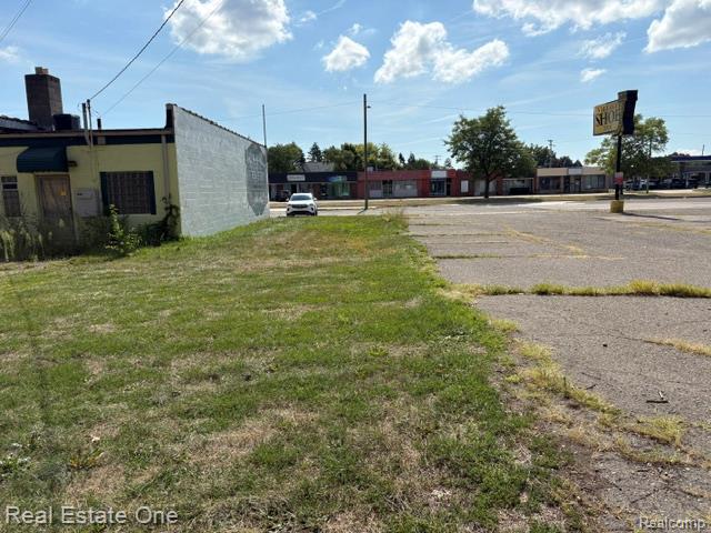 21043 Kelly Road