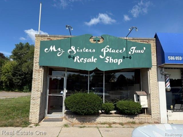 21043 Kelly Road