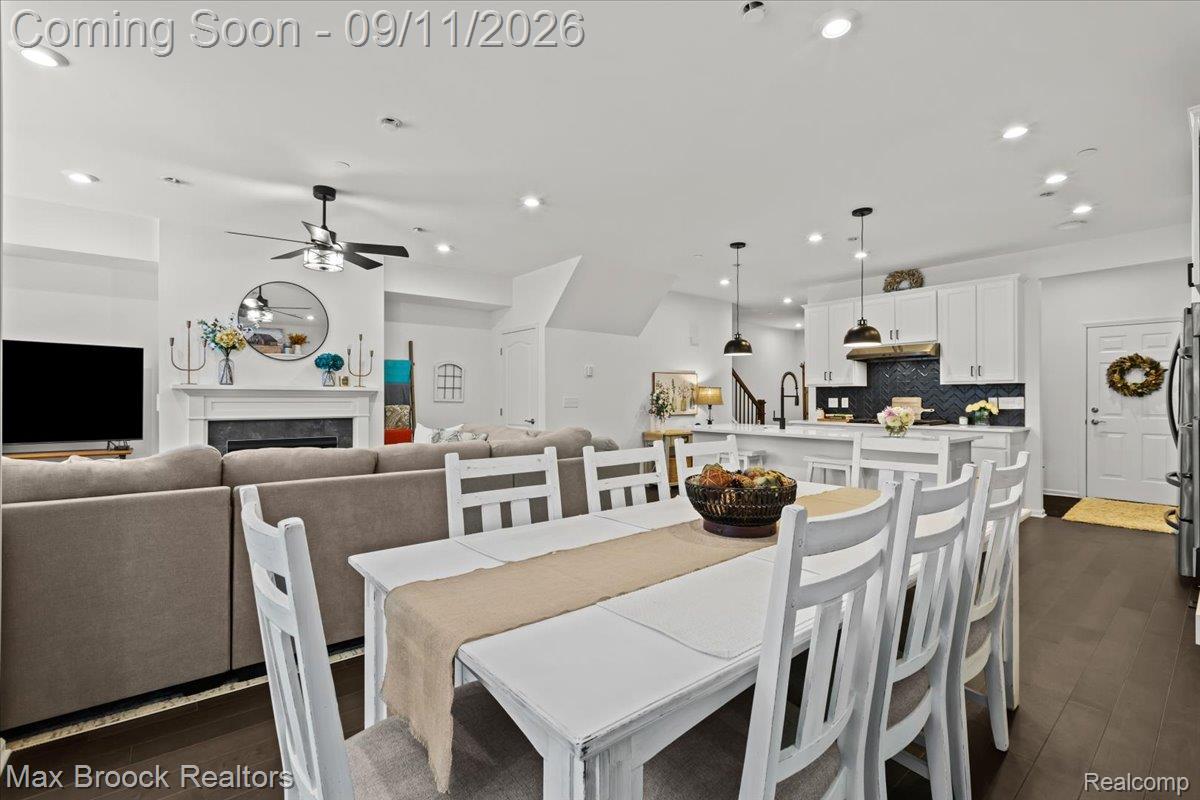 40115 Premier Drive Unit: 22