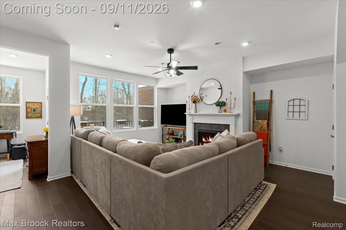 40115 Premier Drive Unit: 22