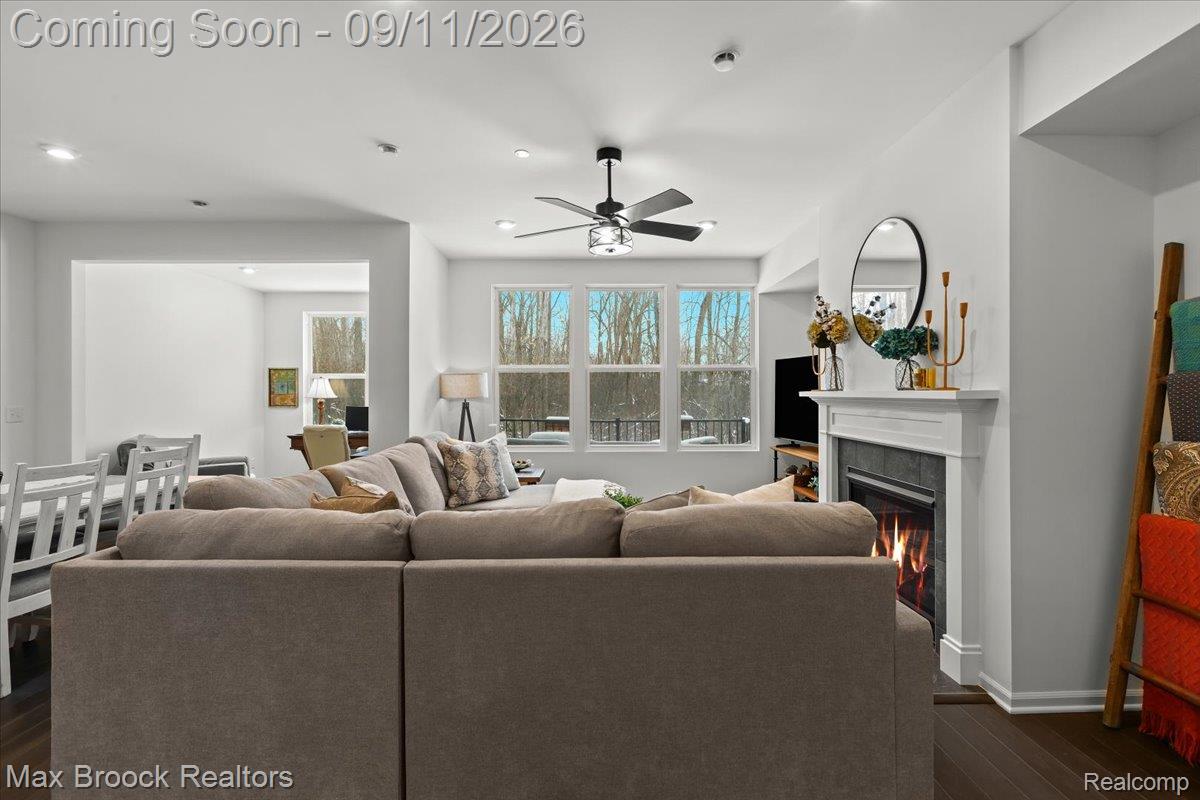 40115 Premier Drive Unit: 22