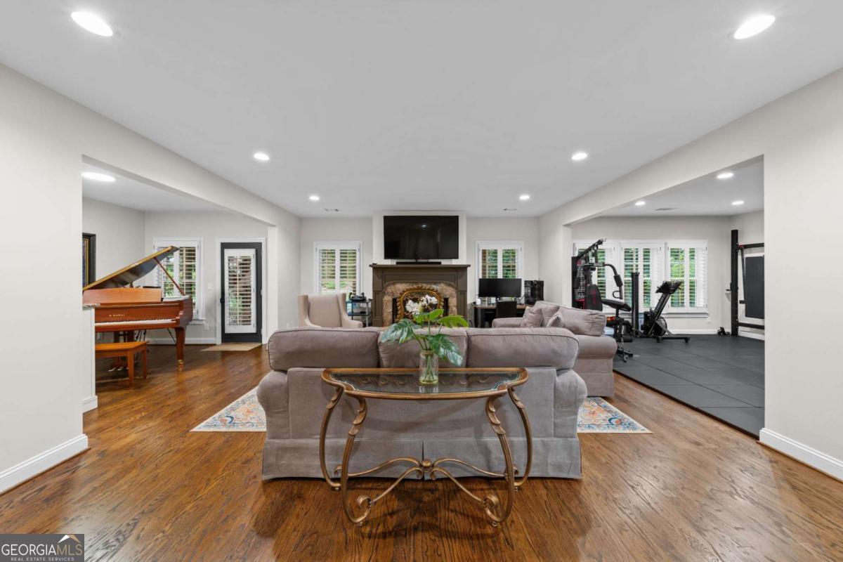 2540 Hillandale Circle