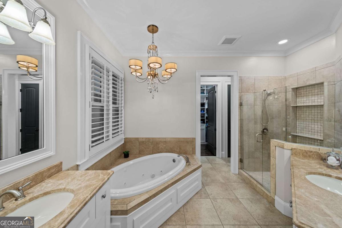 2540 Hillandale Circle