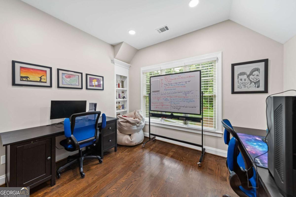 2540 Hillandale Circle