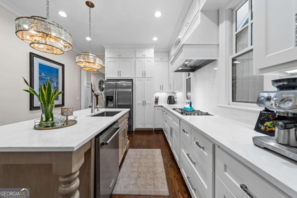 2540 Hillandale Circle