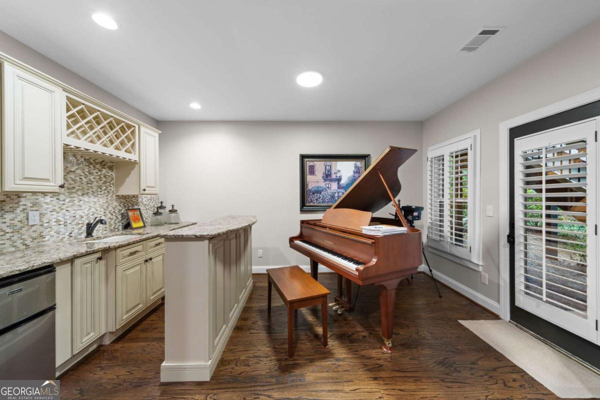 2540 Hillandale Circle