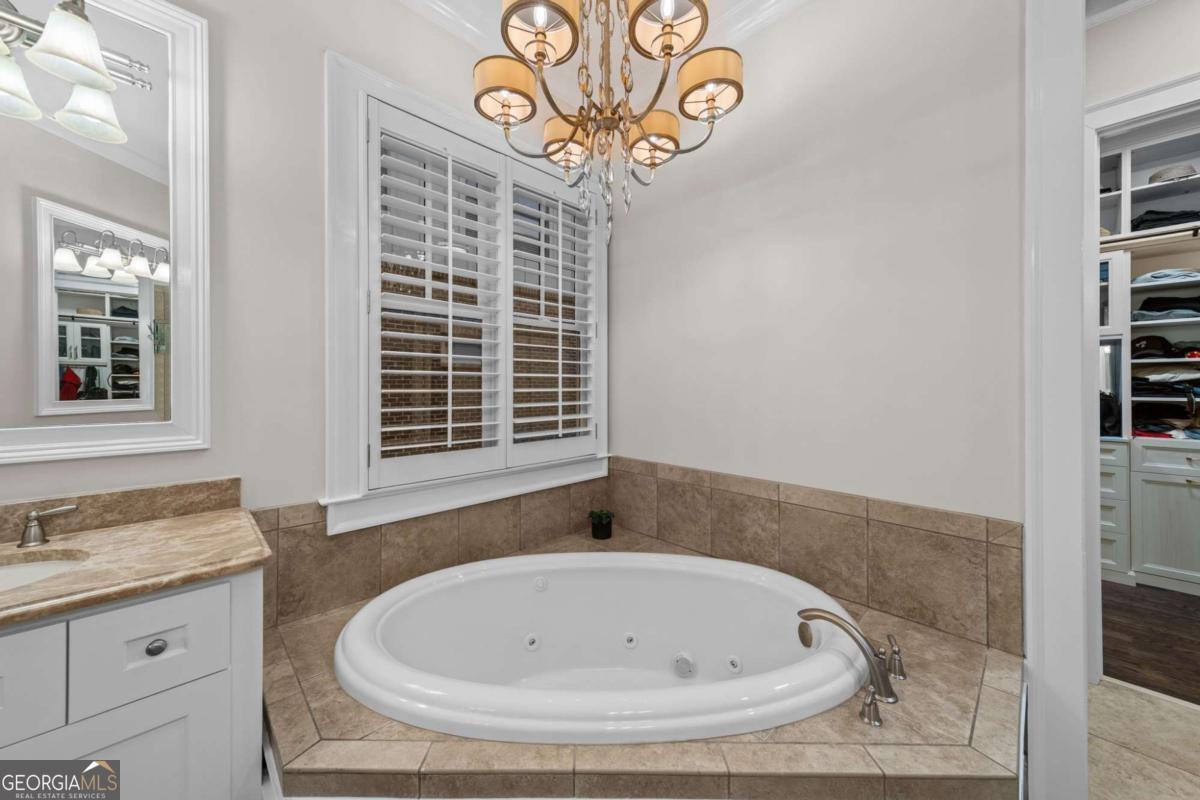 2540 Hillandale Circle