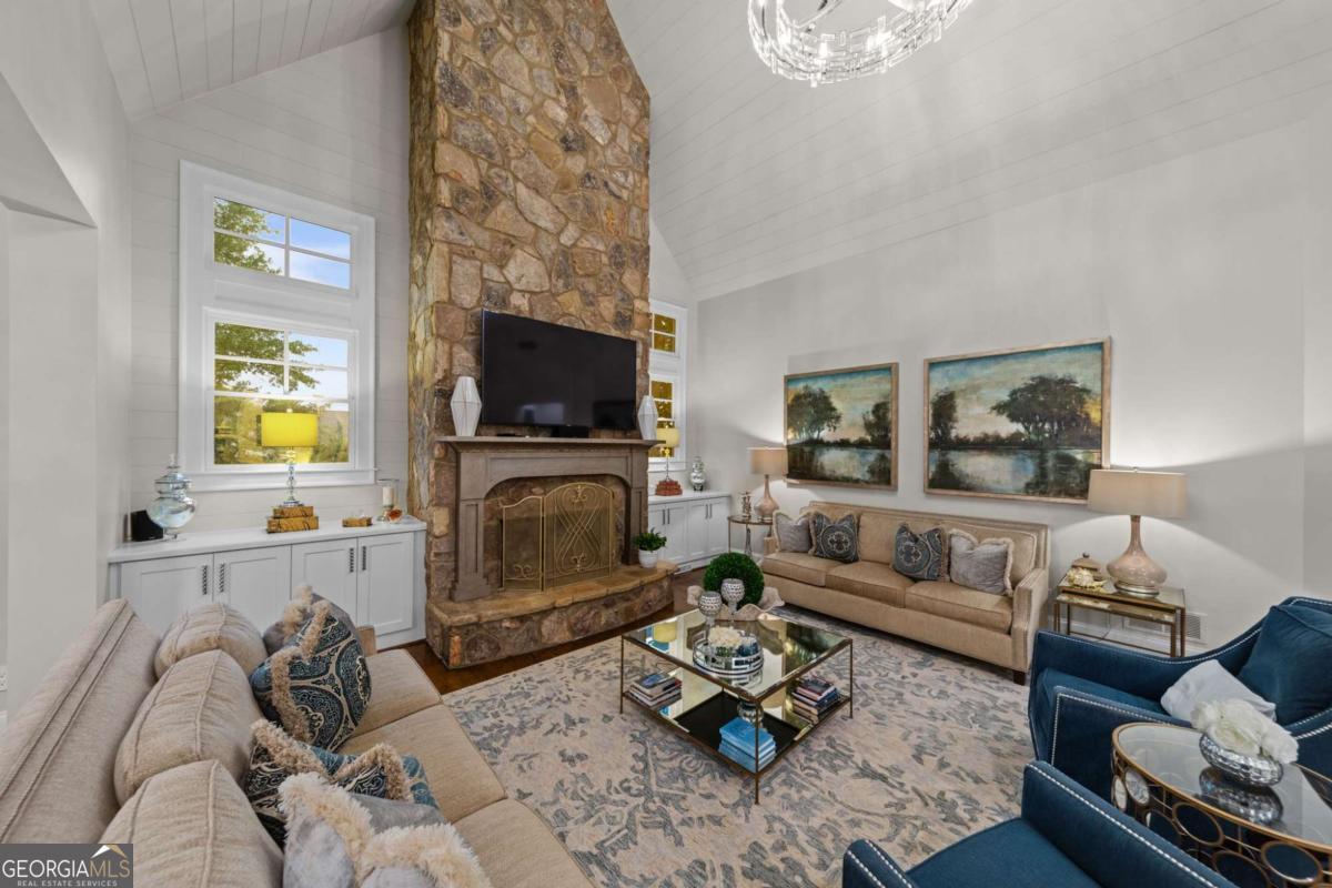 2540 Hillandale Circle
