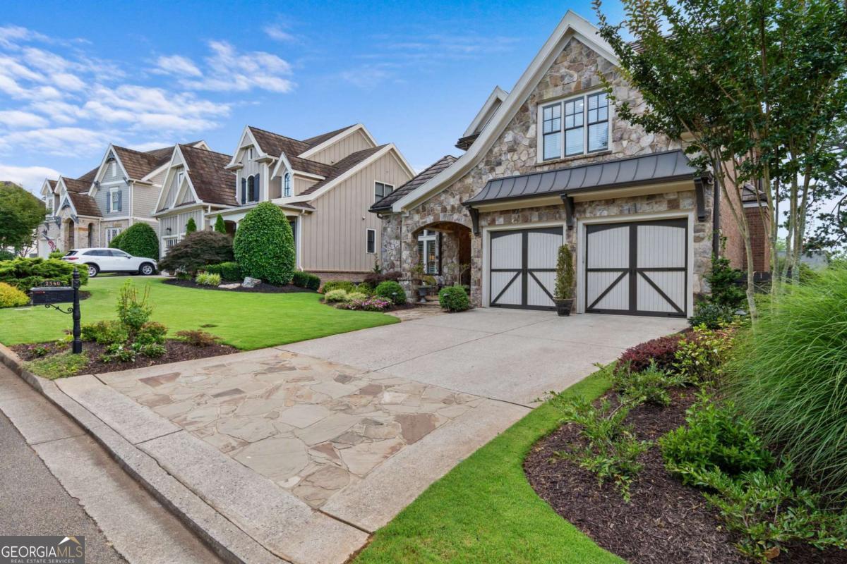 2540 Hillandale Circle