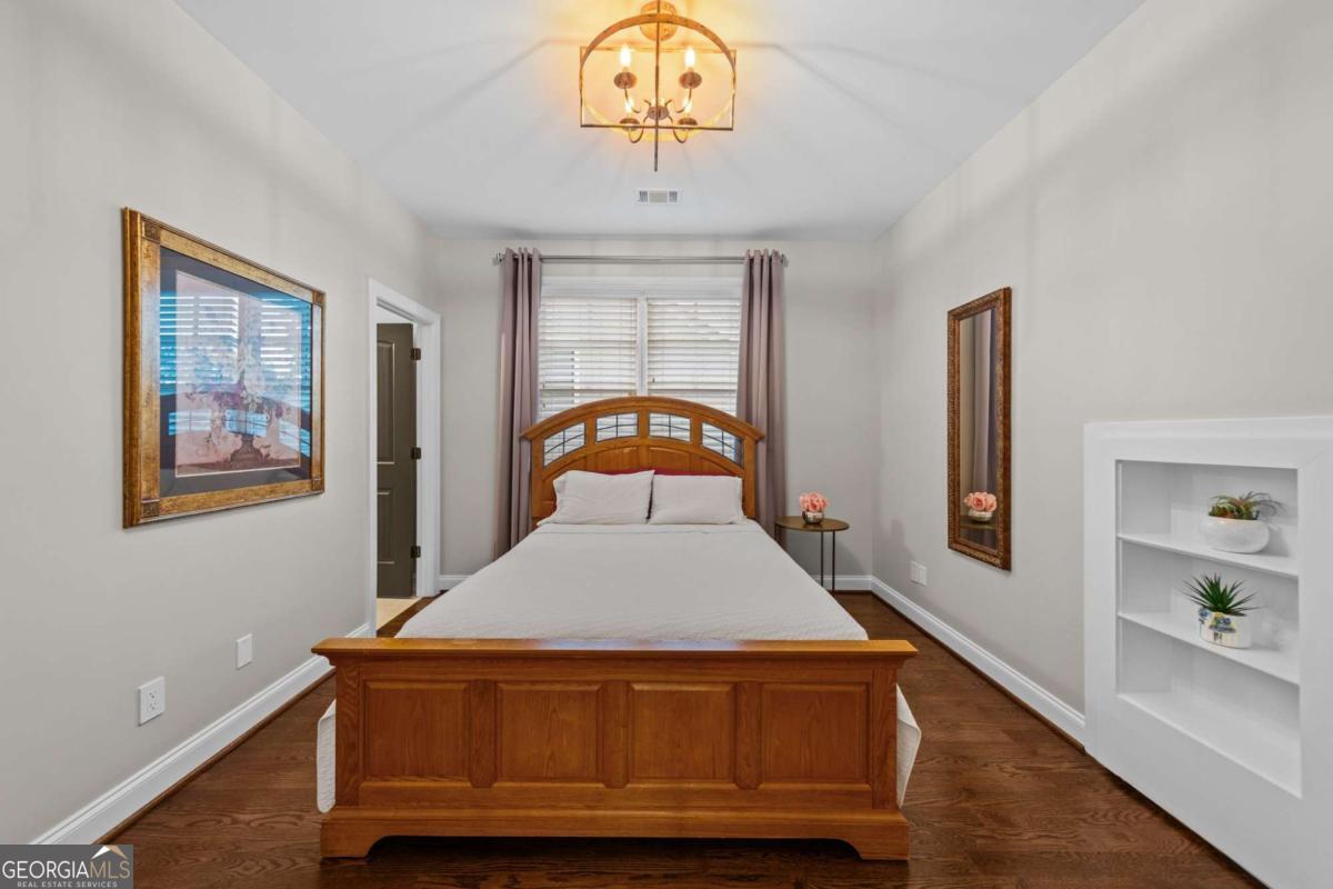 2540 Hillandale Circle