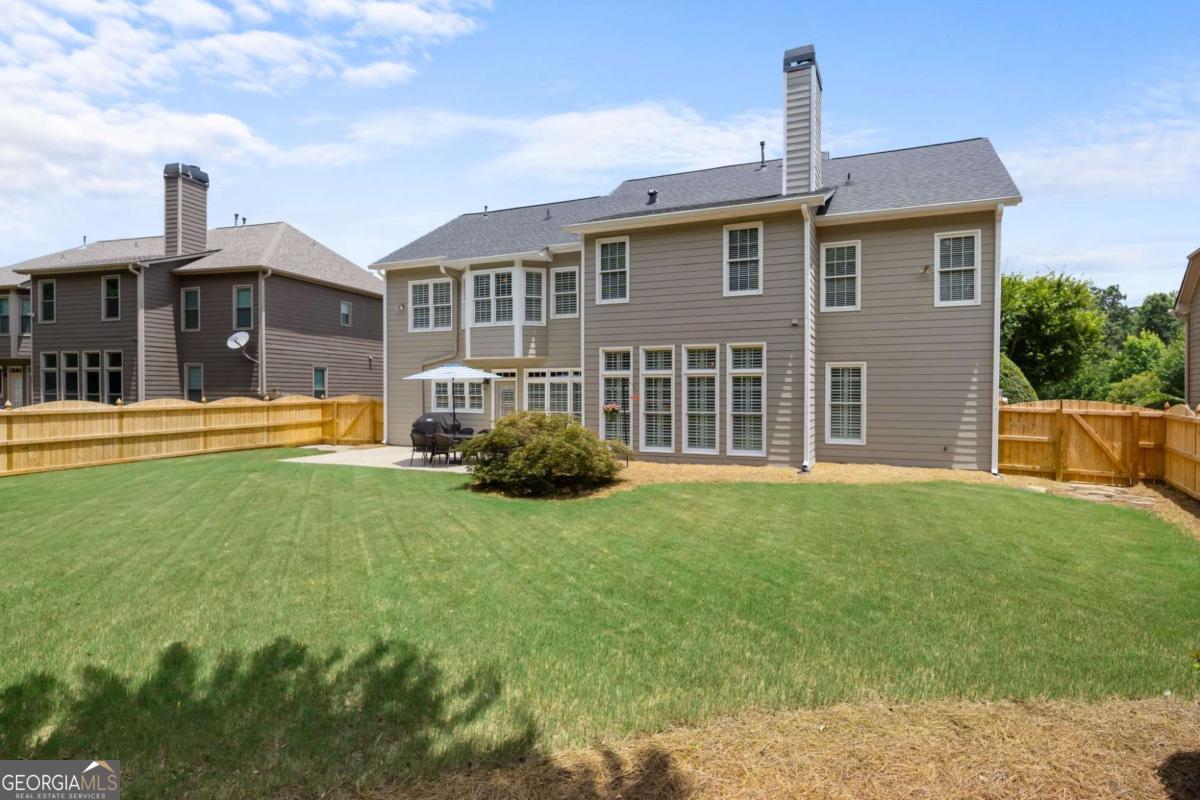 1152 Lakefield Walk