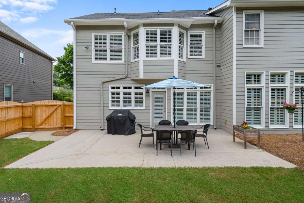 1152 Lakefield Walk