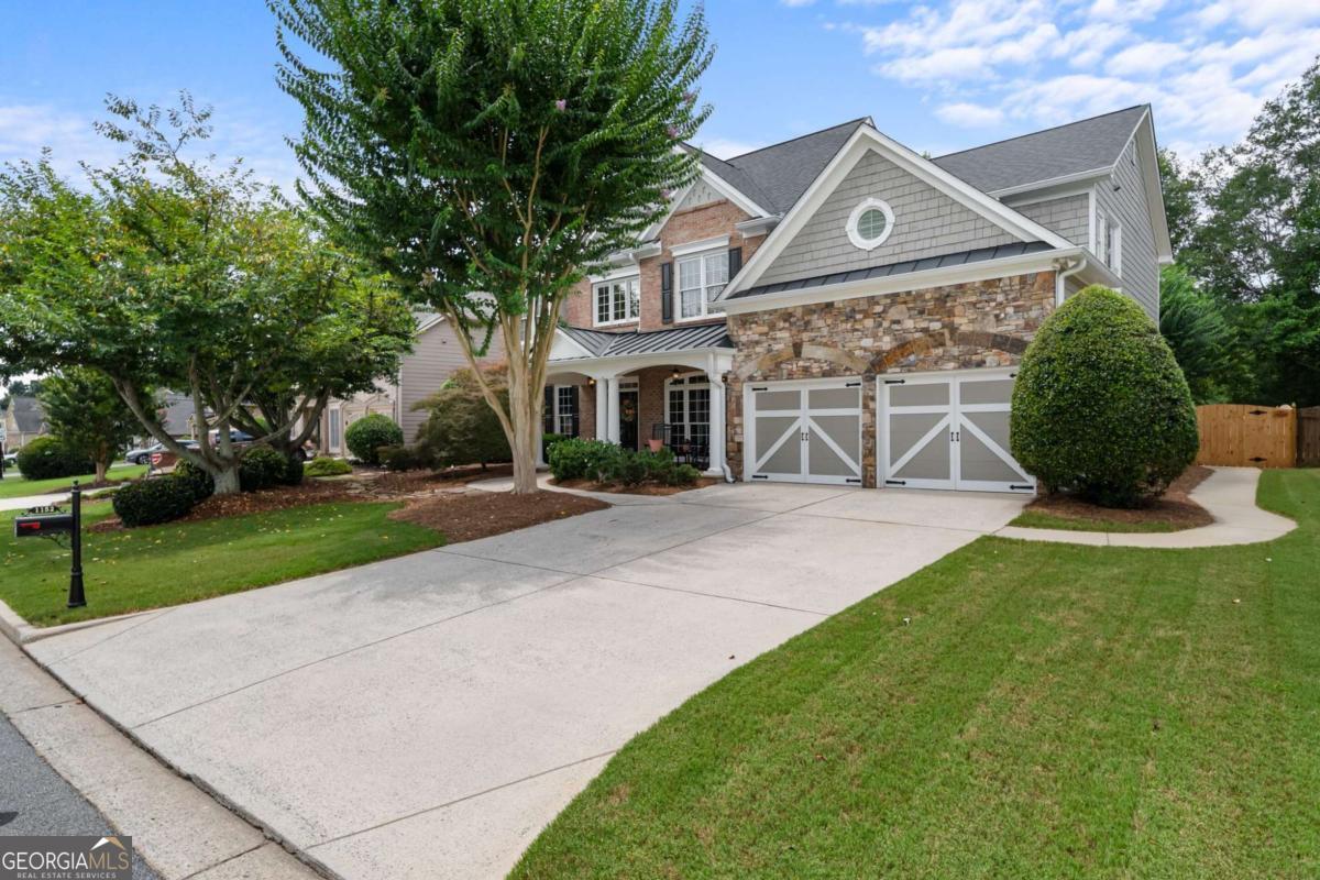 1152 Lakefield Walk