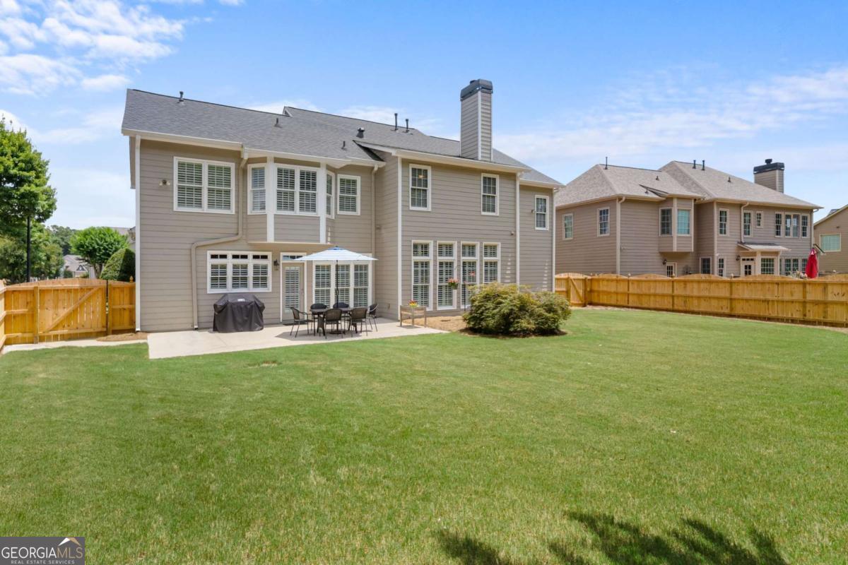 1152 Lakefield Walk