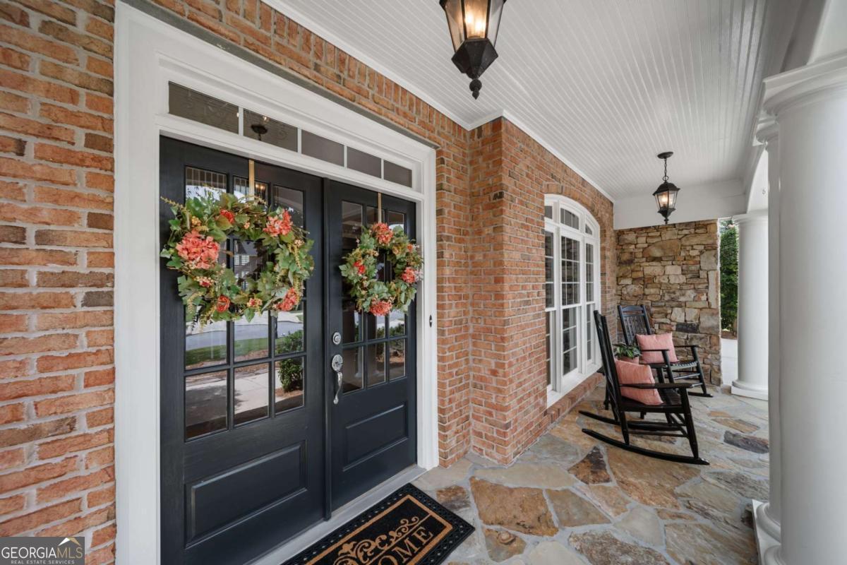 1152 Lakefield Walk