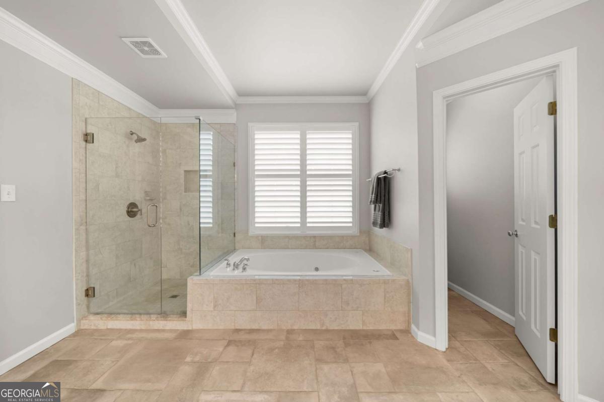 1152 Lakefield Walk