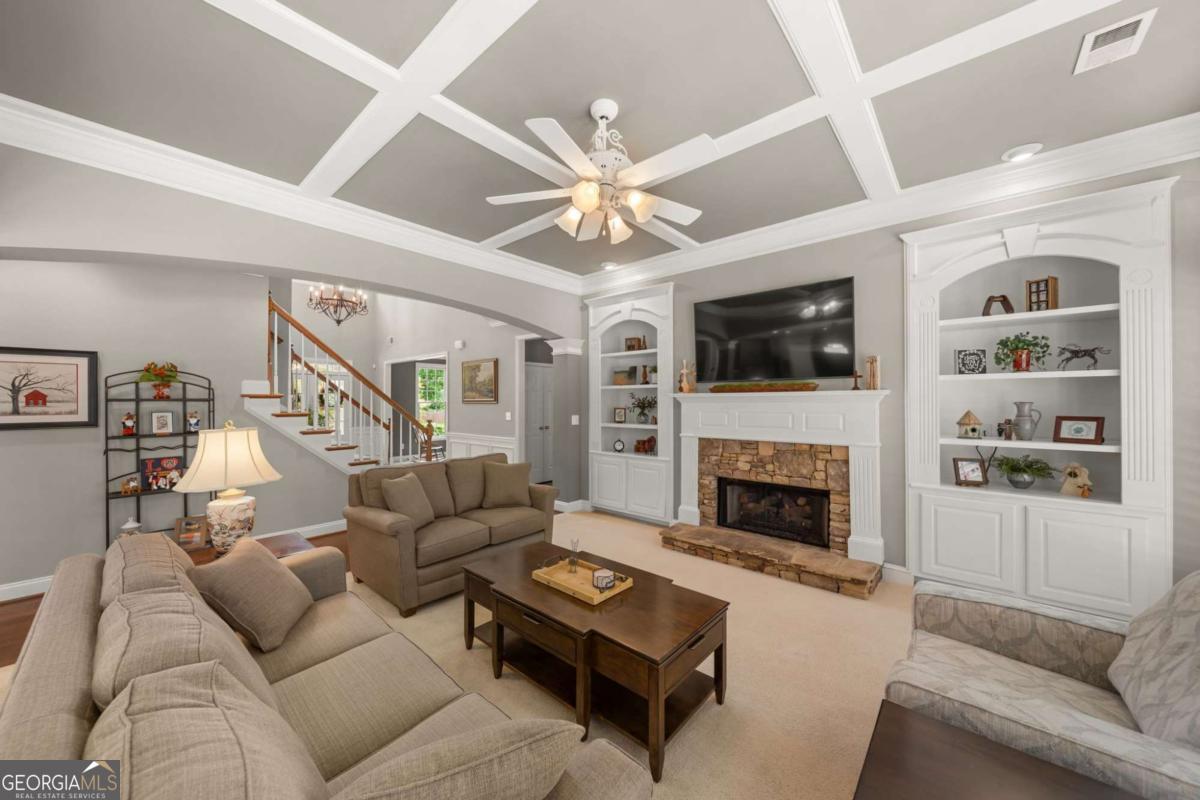 1152 Lakefield Walk