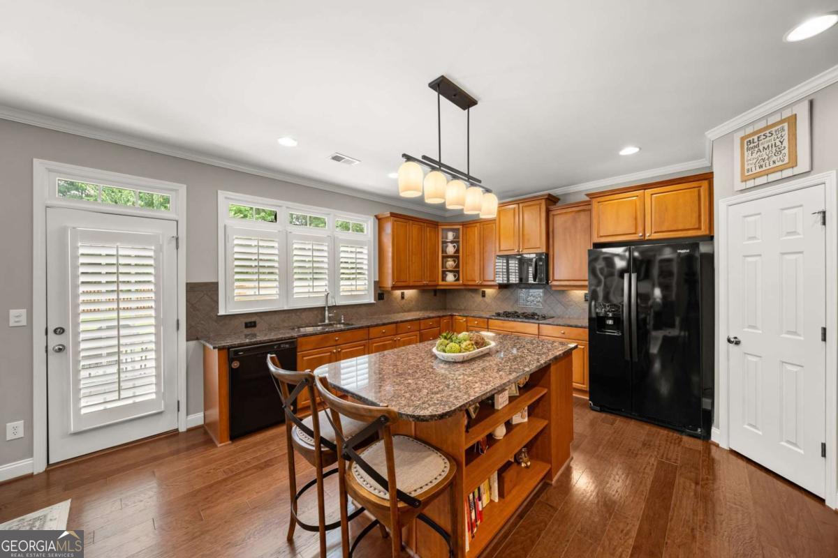 1152 Lakefield Walk