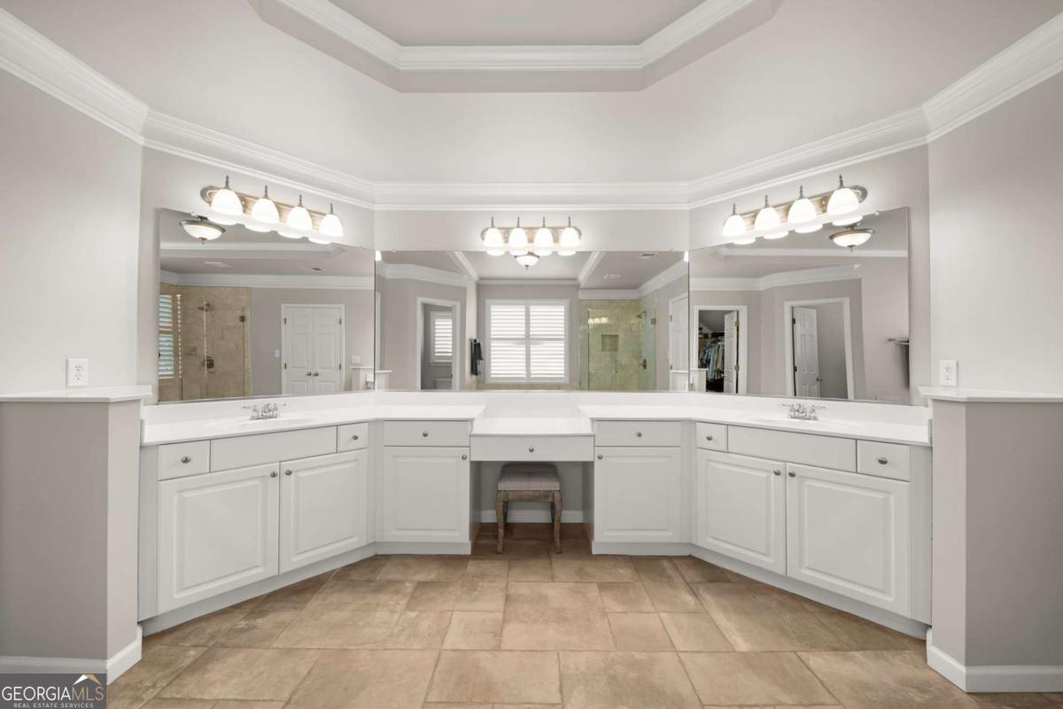 1152 Lakefield Walk