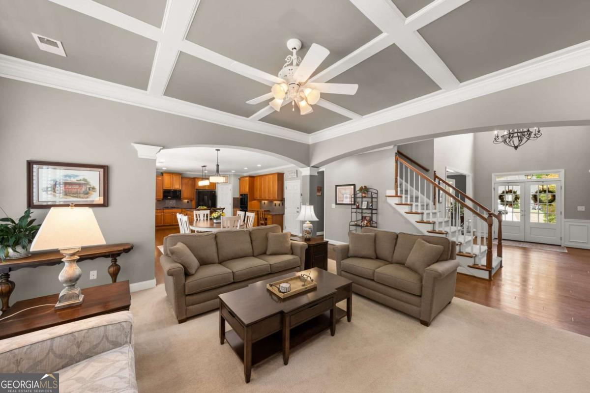 1152 Lakefield Walk