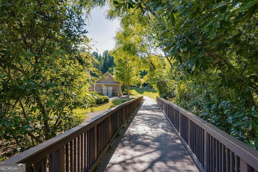 1152 Lakefield Walk