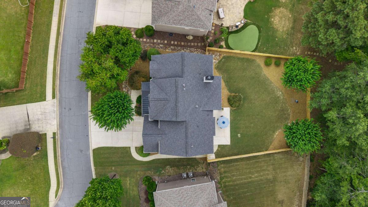 1152 Lakefield Walk
