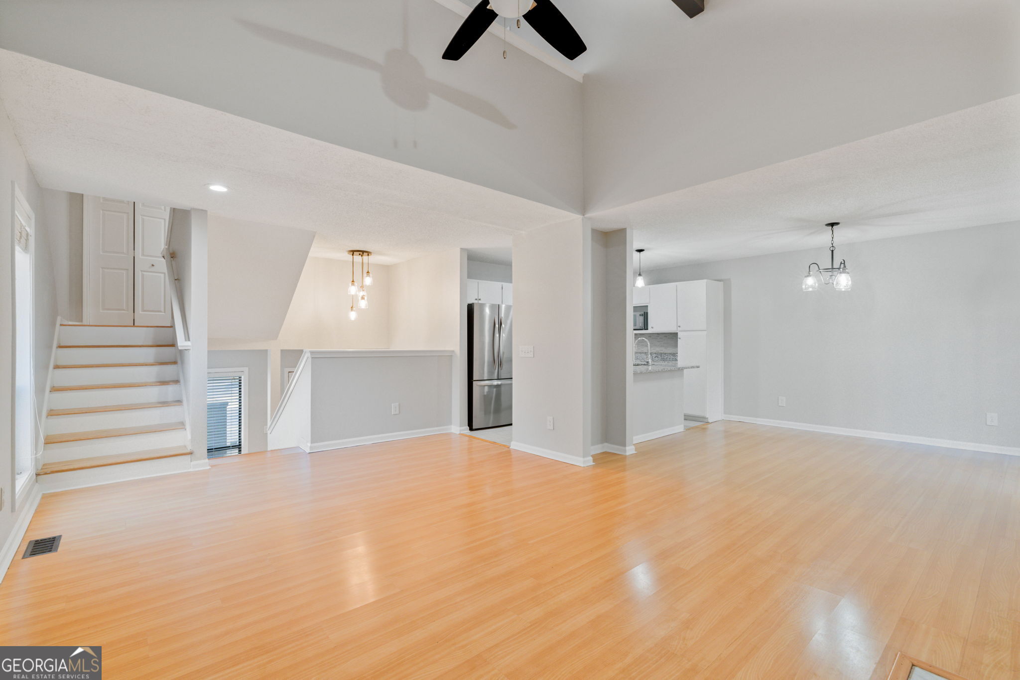 1064 Creatwood Circle SW