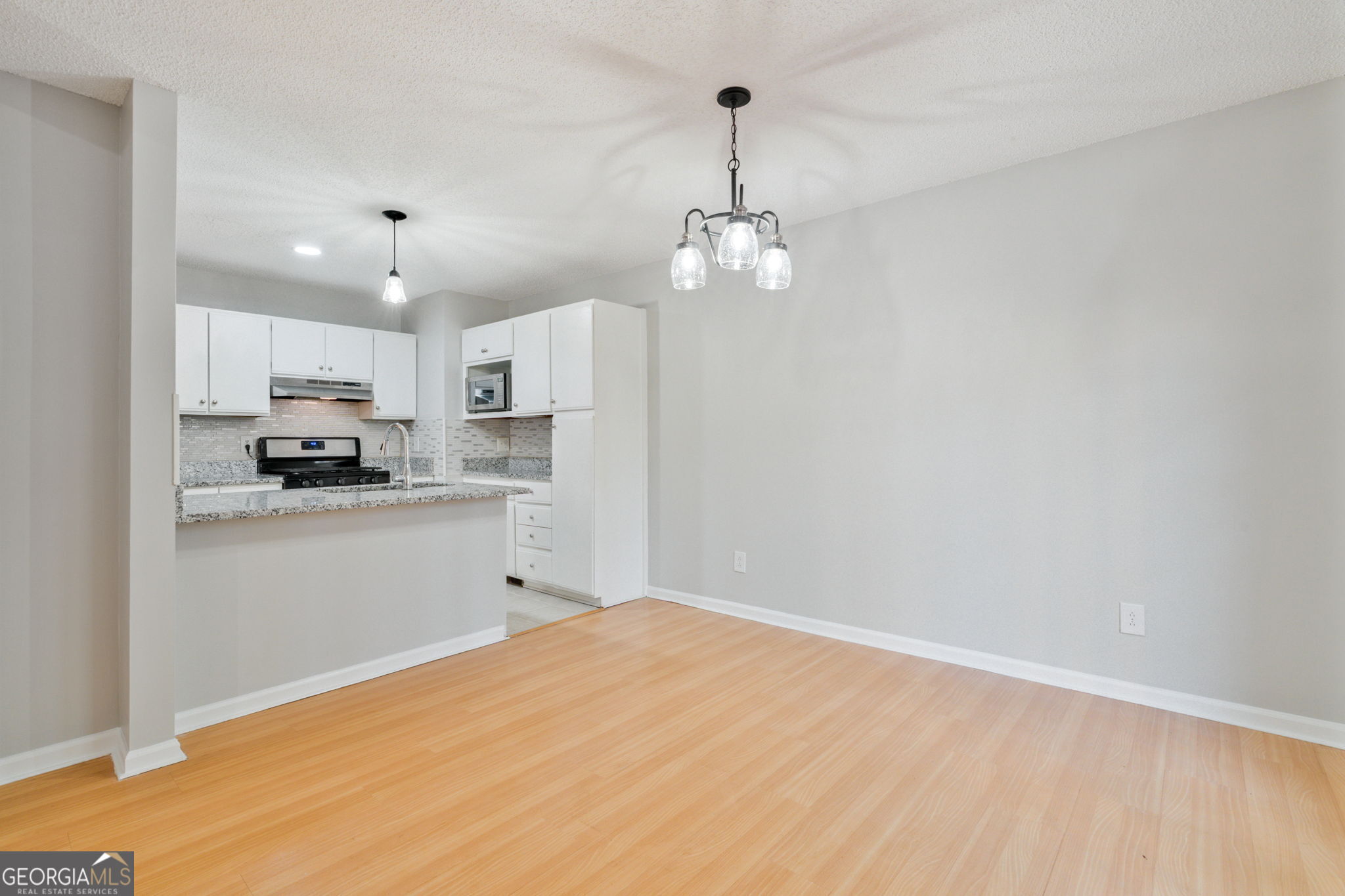 1064 Creatwood Circle SW