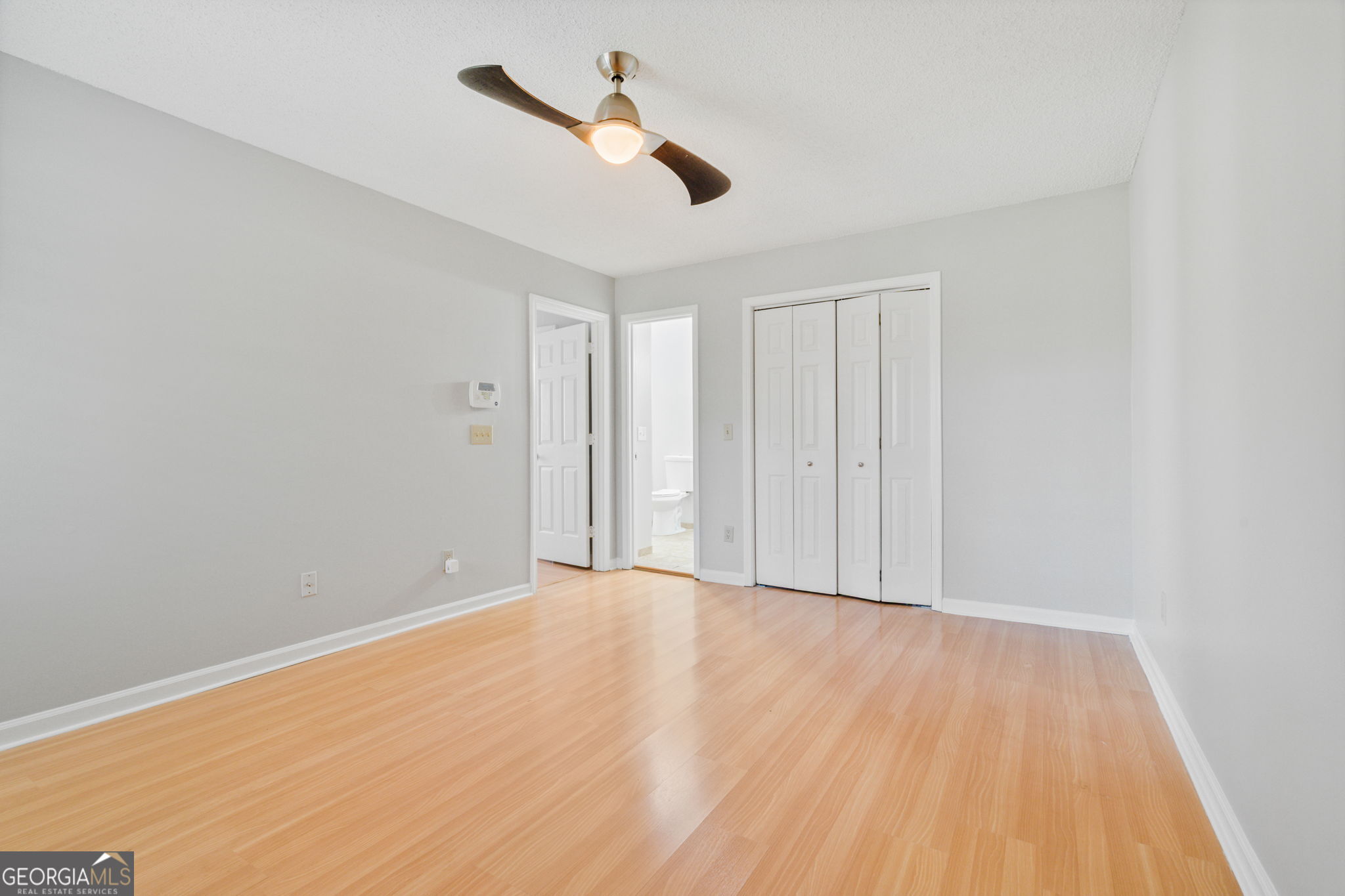 1064 Creatwood Circle SW