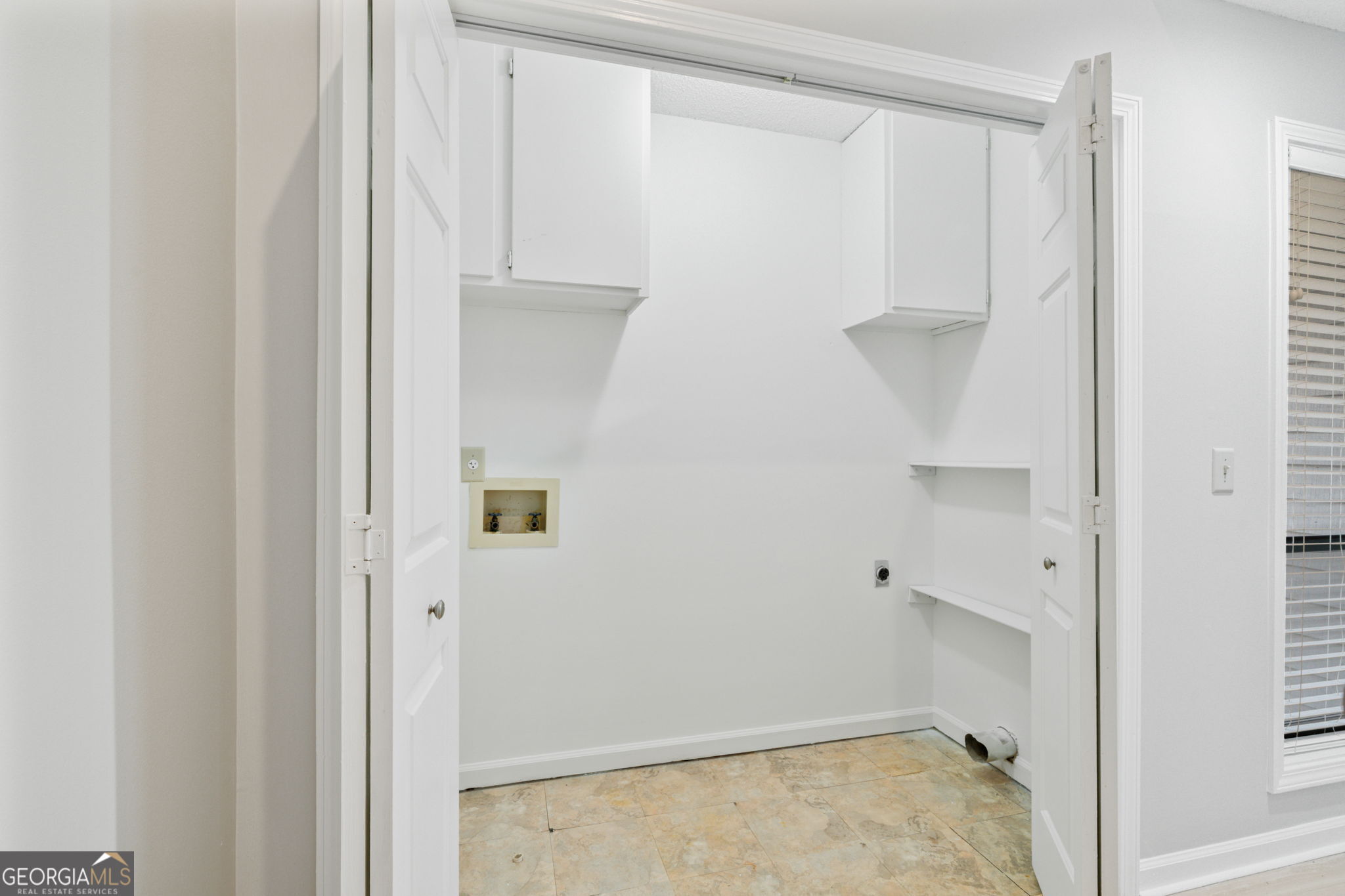 1064 Creatwood Circle SW