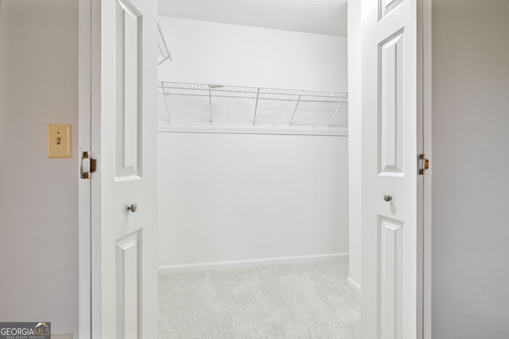 1064 Creatwood Circle SW