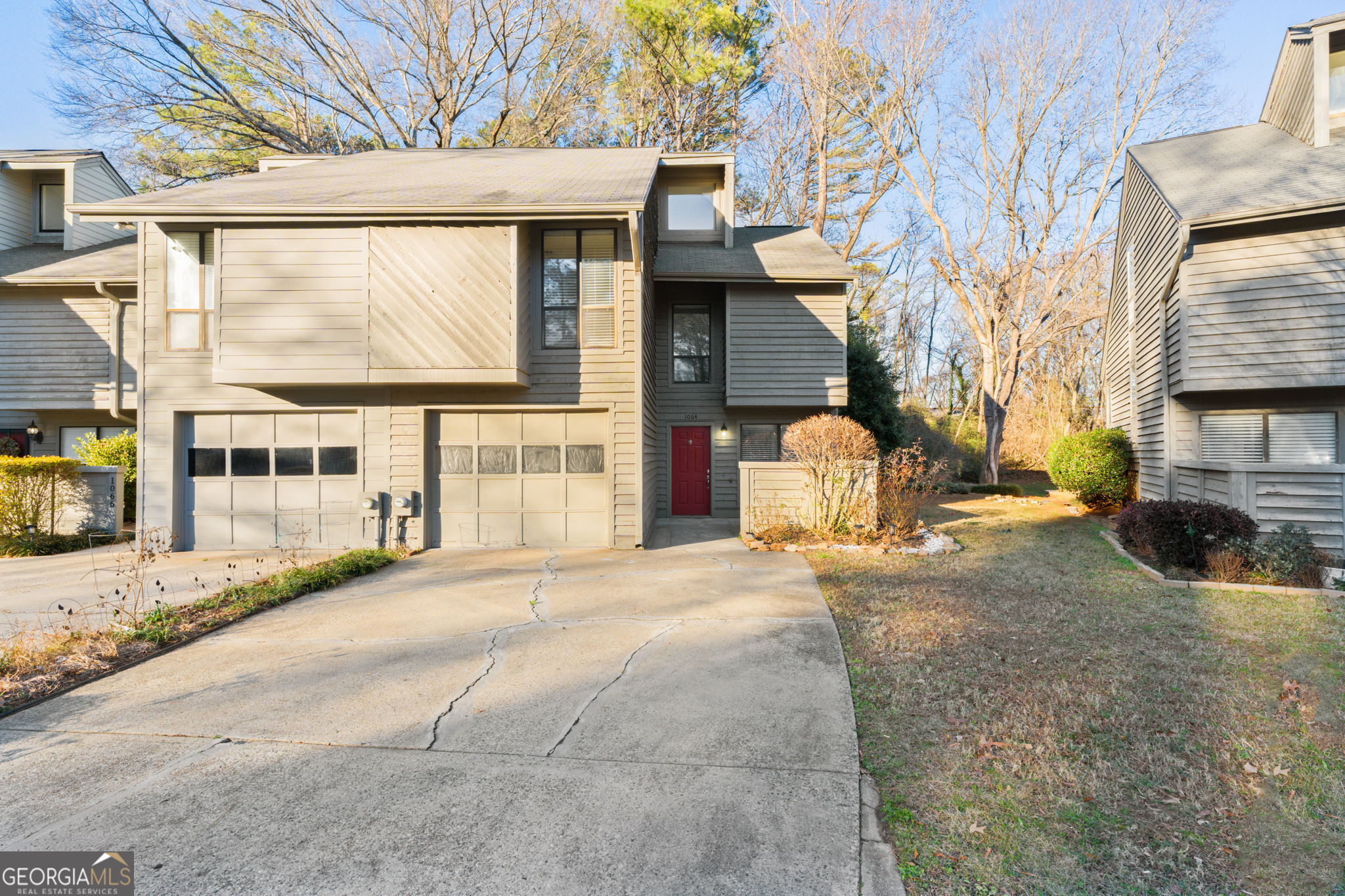 1064 Creatwood Circle SW