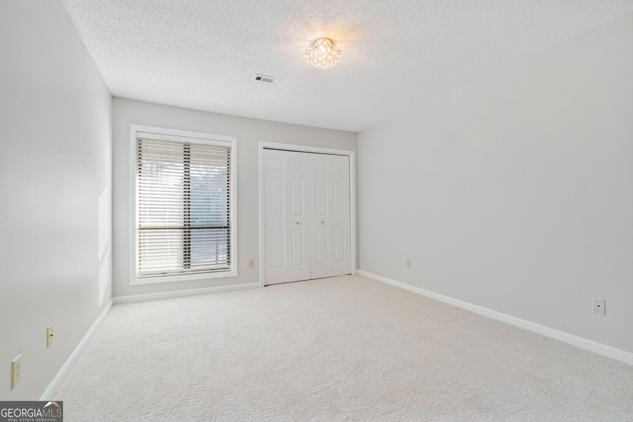 1064 Creatwood Circle SW