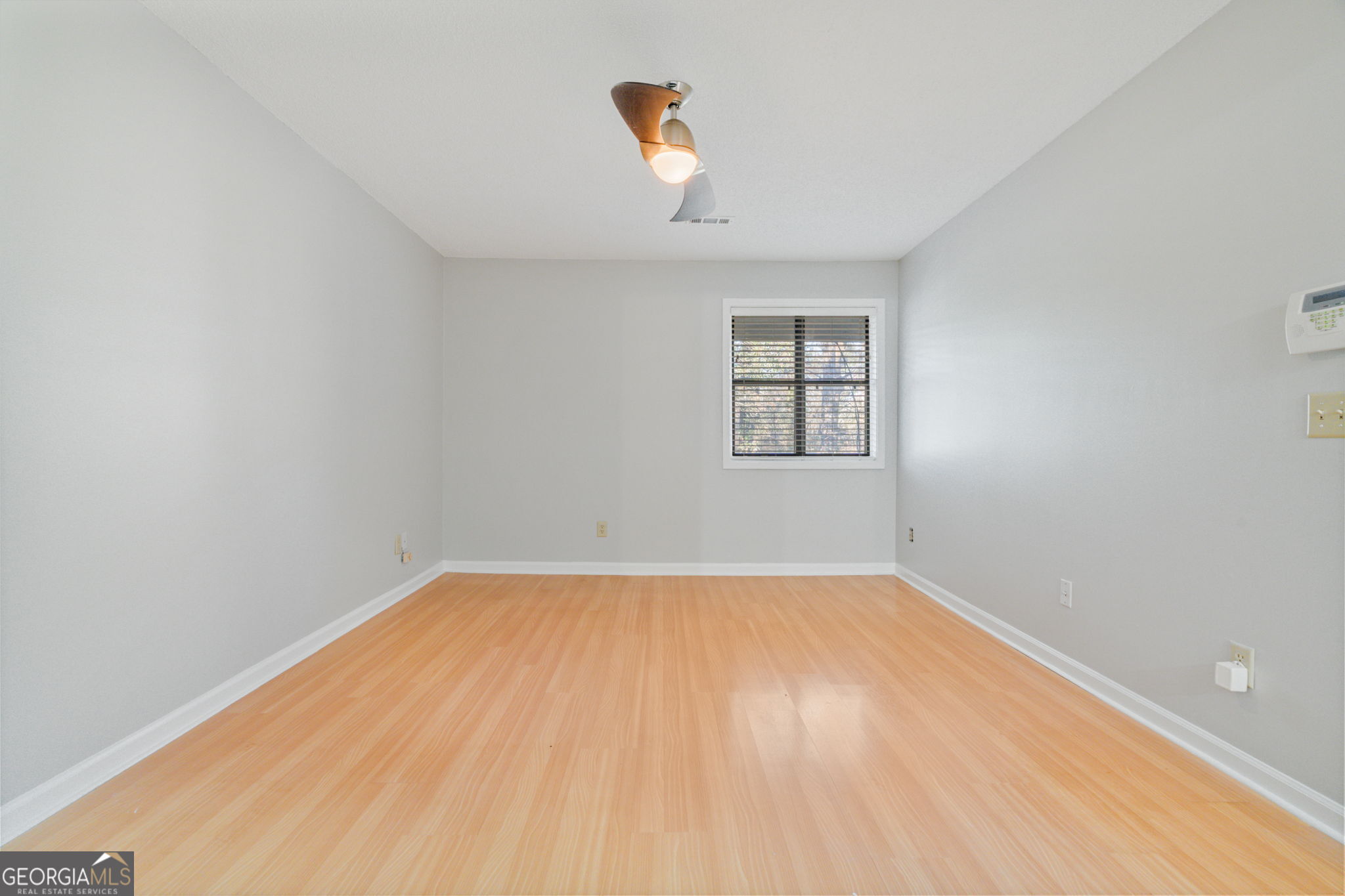 1064 Creatwood Circle SW