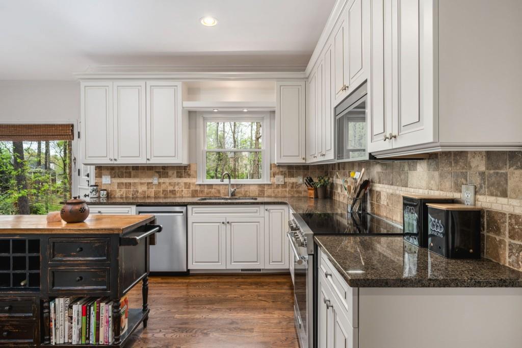 4688 Oakleigh Manor Drive