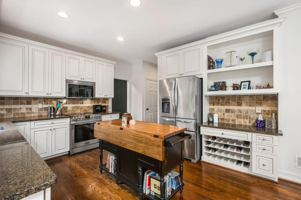 4688 Oakleigh Manor Drive
