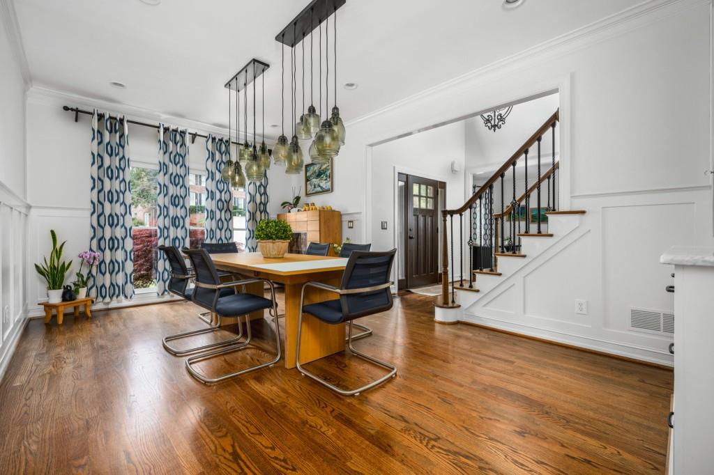 4688 Oakleigh Manor Drive