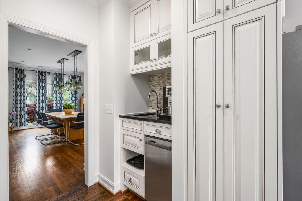 4688 Oakleigh Manor Drive