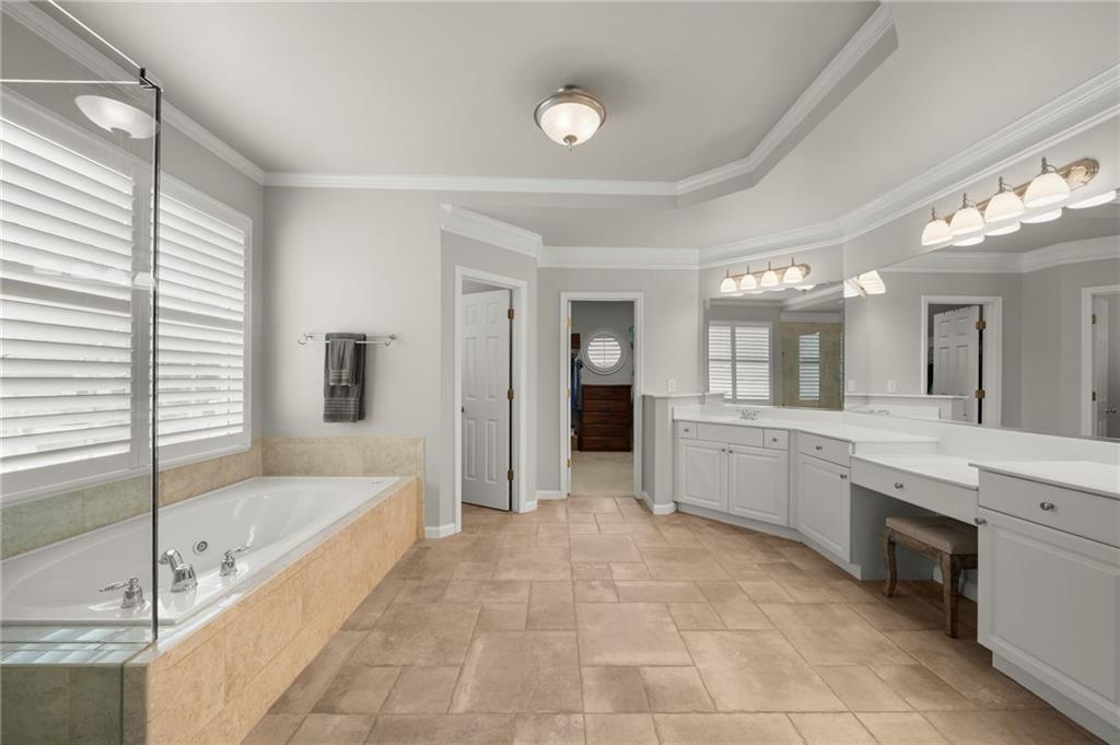 1152 Lakefield Walk