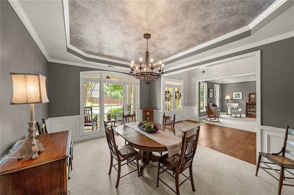 1152 Lakefield Walk
