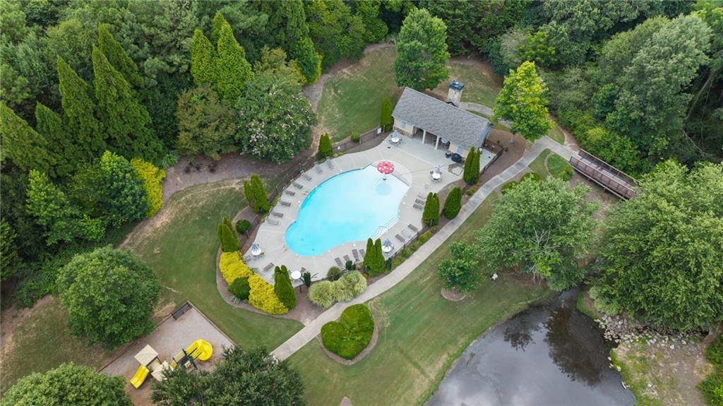 1152 Lakefield Walk