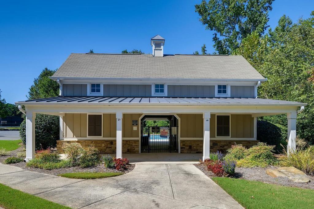 1152 Lakefield Walk
